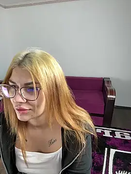 MiaKiittyy online show from November 16, 1:32 am