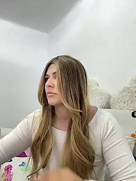 MiaKiittyy online show from May 7, 8:12 pm