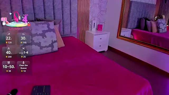 Snapshot of sarahyessica chatting on January 6, 7:40 pm sarahyessica online show from January 6, 7:40 pm