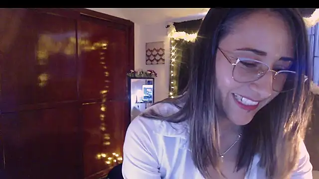 Snapshot of Sofia-mel chatting on October 8, 7:47 pm Sofia-mel online show from October 8, 7:47 pm
