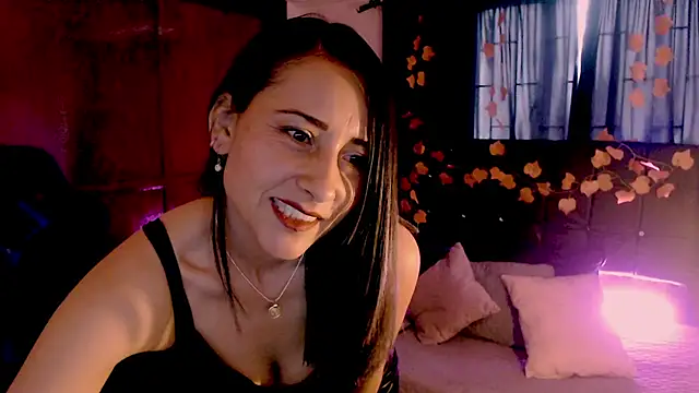 Snapshot of Sofia-mel chatting on October 1, 8:35 pm Sofia-mel online show from October 1, 8:35 pm