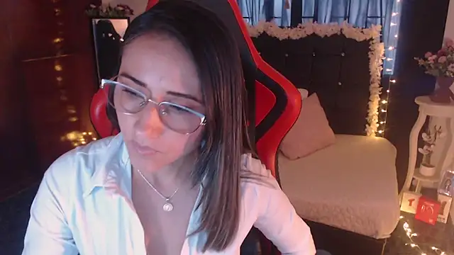 Snapshot of Sofia-mel chatting on October 15, 2:47 pm Sofia-mel online show from October 15, 2:47 pm