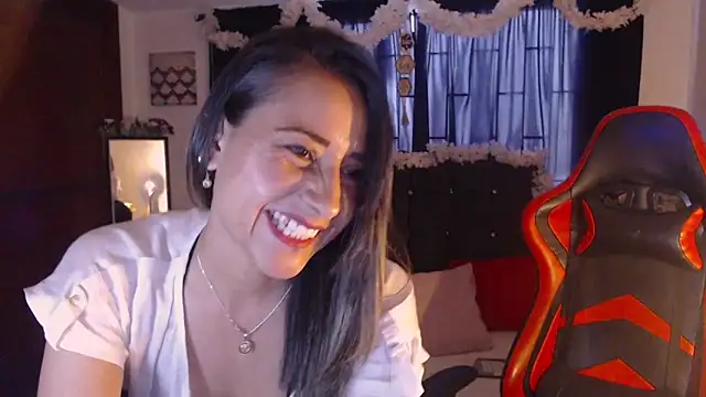 Snapshot of Sofia-mel chatting on October 7, 3:02 pm Sofia-mel online show from October 7, 3:02 pm