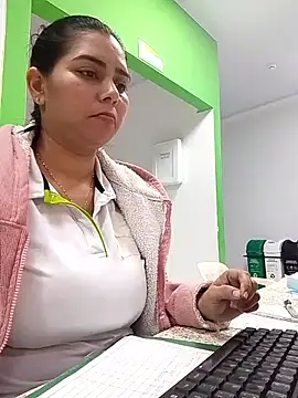 yesi-nursehot online show from January 6, 2:48 am