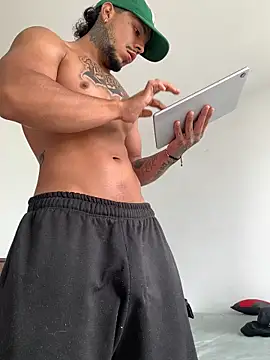 Snapshot of DeimonOficial chatting on October 27, 8:32 pm DeimonOficial online show from October 27, 8:32 pm