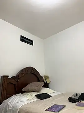 Snapshot of DeimonOficial chatting on October 29, 10:09 pm DeimonOficial online show from October 29, 10:09 pm