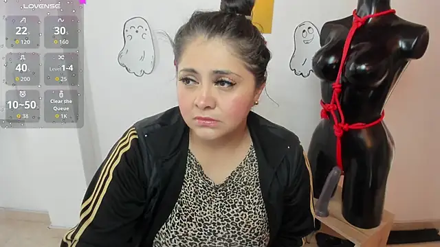 TifanyAmazinng online show from October 7, 1:12 pm