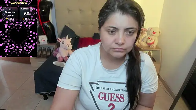 TifanyAmazinng online show from January 15, 1:03 pm