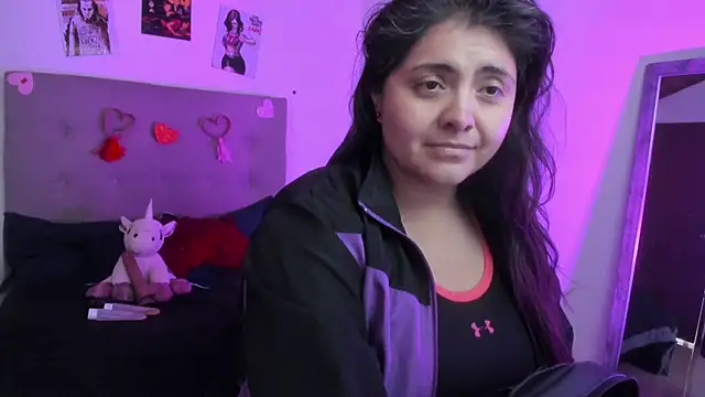 TifanyAmazinng online show from February 14, 1:33 pm