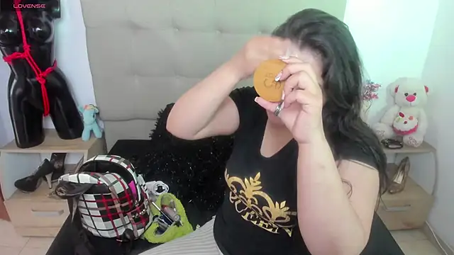 TifanyAmazinng online show from October 30, 12:36 pm