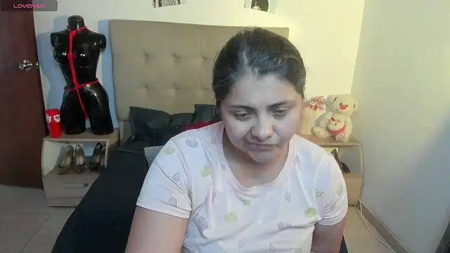 TifanyAmazinng online show from January 12, 1:07 pm