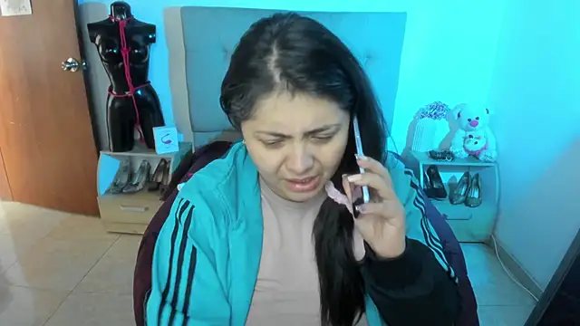 TifanyAmazinng online show from December 15, 12:44 pm