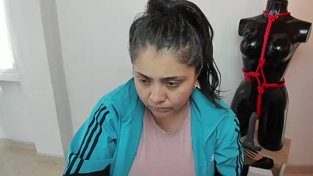 TifanyAmazinng online show from September 17, 12:18 pm