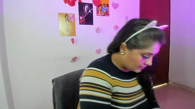 TifanyAmazinng online show from March 19, 1:55 pm