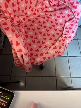 Snapshot of damadanoit3ee chatting on October 22, 3:11 pm damadanoit3ee online show from October 22, 3:11 pm