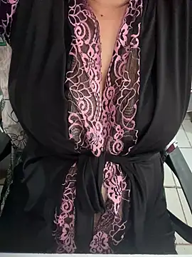 Snapshot of damadanoit3ee chatting on October 17, 2:30 pm damadanoit3ee online show from October 17, 2:30 pm