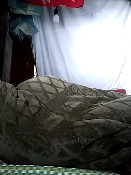 Snapshot of PhamPm70 chatting on November 23, 12:37 pm PhamPm70 online show from November 23, 12:37 pm