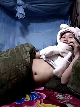 Snapshot of PhamPm70 chatting on December 17, 12:54 pm PhamPm70 online show from December 17, 12:54 pm