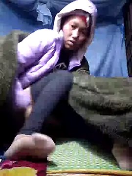 Snapshot of PhamPm70 chatting on November 28, 11:16 pm PhamPm70 online show from November 28, 11:16 pm