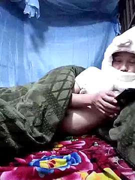 Snapshot of PhamPm70 chatting on December 16, 10:52 am PhamPm70 online show from December 16, 10:52 am