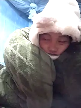 Snapshot of PhamPm70 chatting on December 16, 10:58 pm PhamPm70 online show from December 16, 10:58 pm