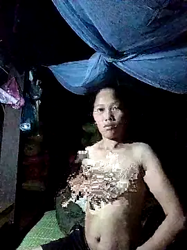 Snapshot of PhamPm70 chatting on November 5, 7:39 pm PhamPm70 online show from November 5, 7:39 pm