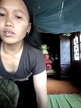 Snapshot of PhamPm70 chatting on November 13, 8:18 am PhamPm70 online show from November 13, 8:18 am