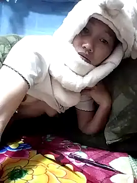 Snapshot of PhamPm70 chatting on December 15, 10:48 pm PhamPm70 online show from December 15, 10:48 pm