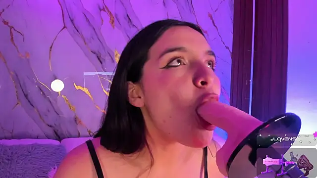 alicecute77 online show from November 18, 2:27 am