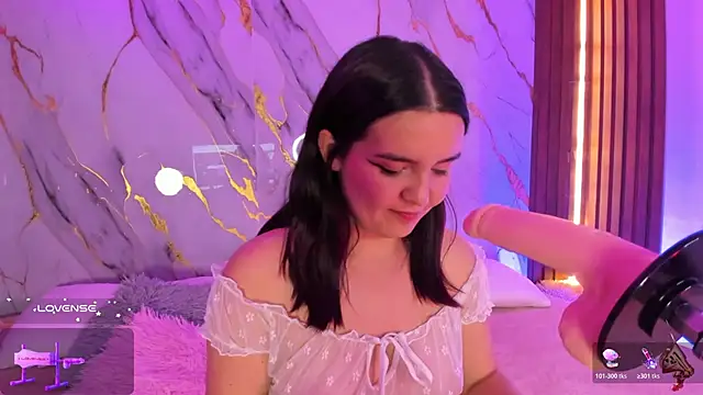 alicecute77 online show from October 28, 2:34 am