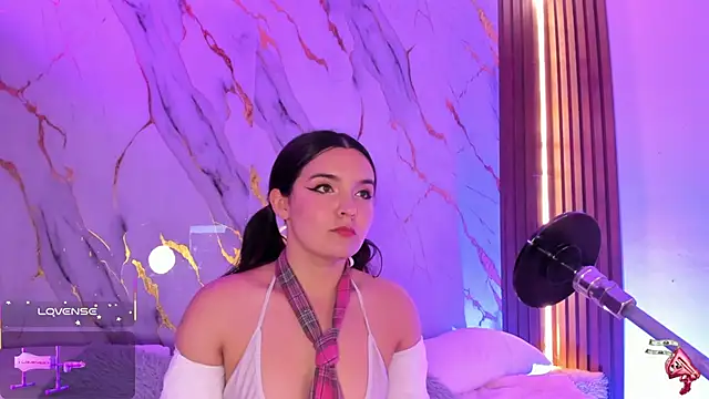 alicecute77 online show from October 26, 2:23 am