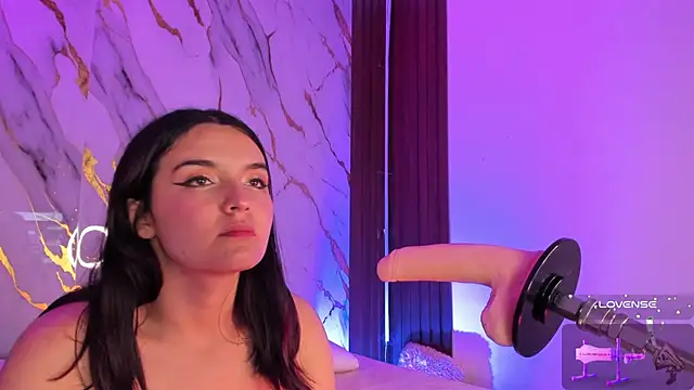 alicecute77 online show from December 3, 2:23 am