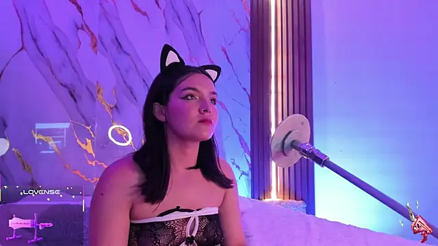 alicecute77 online show from October 20, 2:24 am