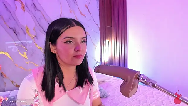 alicecute77 online show from May 8, 2:26 am