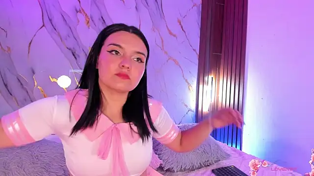alicecute77 online show from May 17, 12:43 am