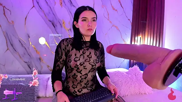 alicecute77 online show from April 15, 7:58 pm