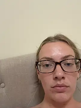 blondebaddi online show from May 27, 11:12 pm