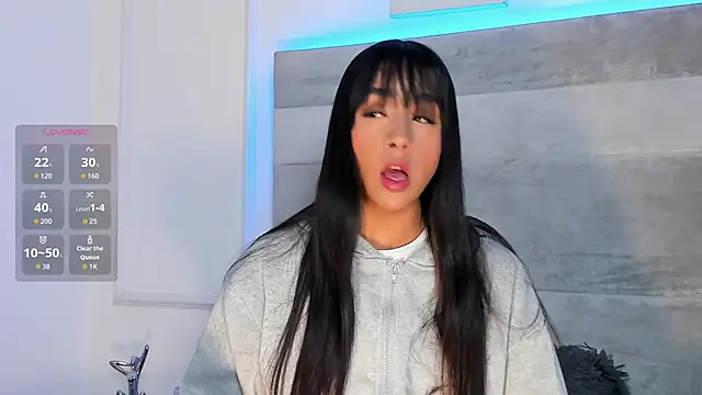 Snapshot of Aleja_ruizz chatting on December 15, 1:55 am Aleja ruizz online show from December 15, 1:55 am