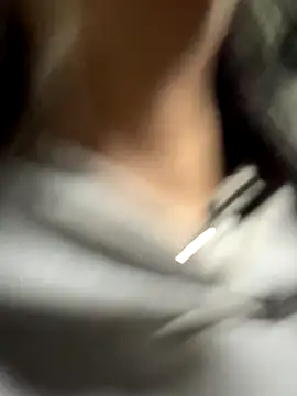 Snapshot of Aleja_ruizz chatting on November 30, 2:34 am Aleja ruizz online show from November 30, 2:34 am