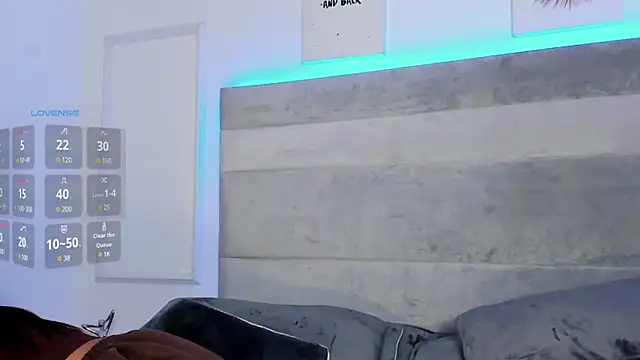 Snapshot of Aleja_ruizz chatting on October 29, 4:55 am Aleja ruizz online show from October 29, 4:55 am