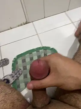 Silvaap9322 online show from April 2, 11:33 pm