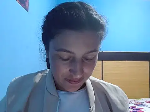 SarahFriendly online show from April 24, 2:35 am