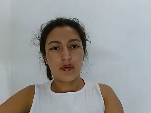 SarahFriendly online show from June 16, 9:37 pm