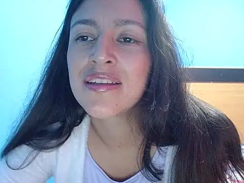 SarahFriendly online show from April 5, 8:04 pm