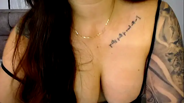 kailyann  online show from October 16, 11:02 pm
