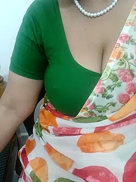 Snapshot of tami_lavanya chatting on February 1, 12:58 pm tami lavanya online show from February 1, 12:58 pm