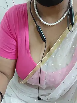 Snapshot of tami_lavanya chatting on May 25, 5:55 pm tami lavanya online show from May 25, 5:55 pm