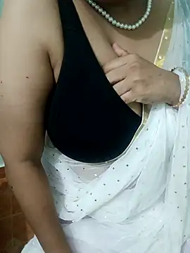 Snapshot of tami_lavanya chatting on May 6, 12:53 pm tami lavanya online show from May 6, 12:53 pm