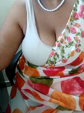 Snapshot of tami_lavanya chatting on October 15, 5:06 am tami lavanya online show from October 15, 5:06 am