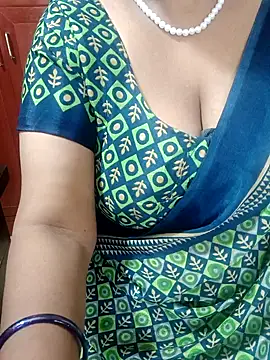 Snapshot of tami_lavanya chatting on October 3, 9:33 am tami lavanya online show from October 3, 9:33 am